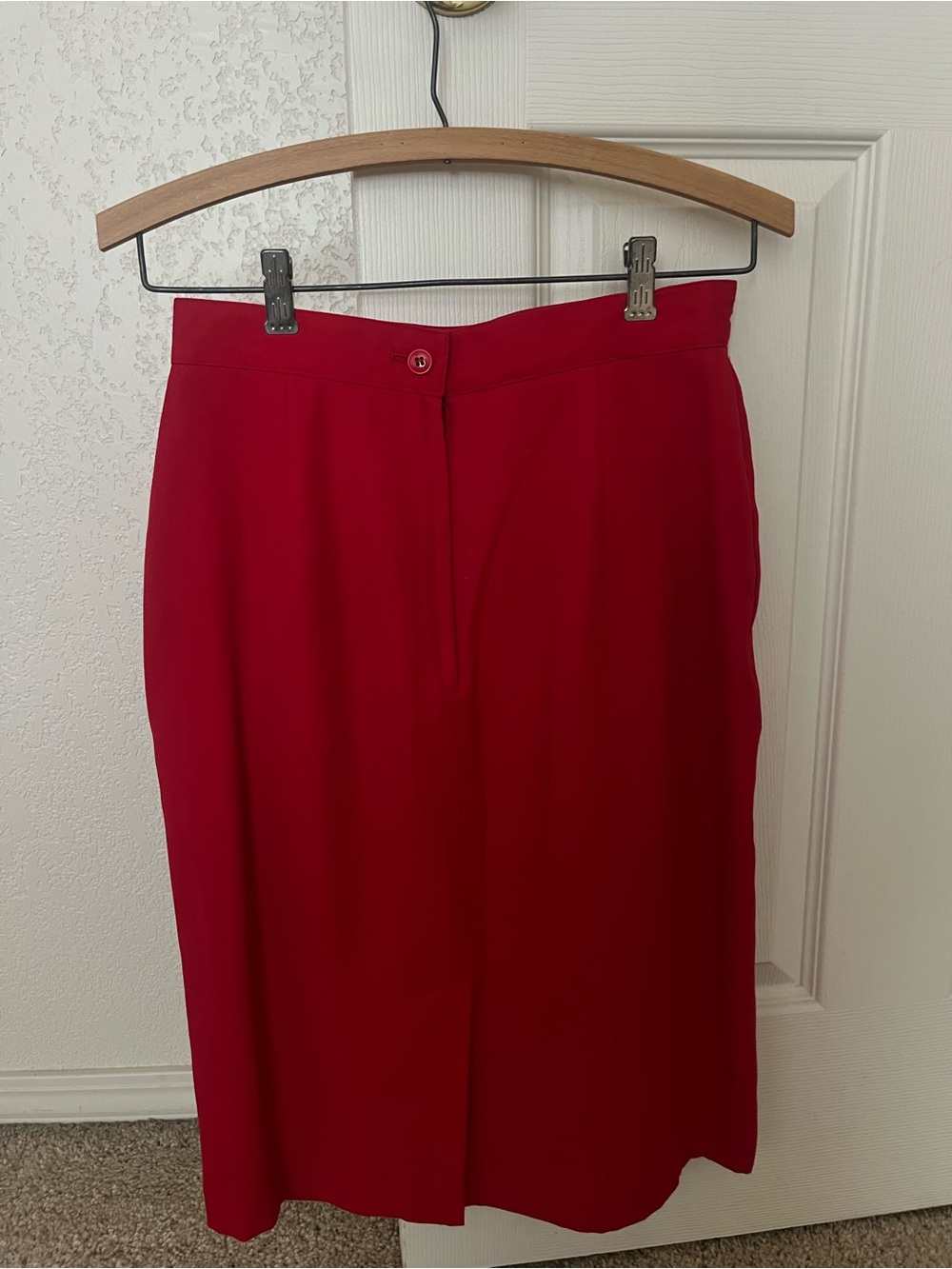 Red skirt suit by Karen Scott - Picture 4 of 5